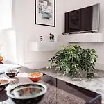 Art View Luxury 아파트 *